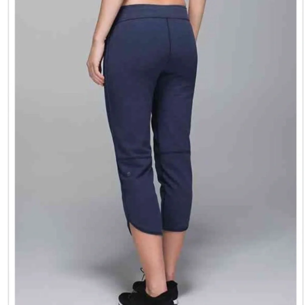 Lululemon Keep it Cool Crop - Picture 2 of 4